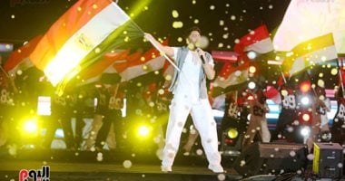 تامر حسني يقدم أغنية “حلو المكان” في Egyptian Fan Zone بالعاصمة الجديدة
