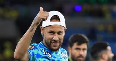 الرئيس البرازيلي يسخر: نيمار أول لاعب يتدرب عن بُعد في التاريخ