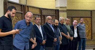 بدء عزاء المنتج الراحل غزال الشال في مسجد الحامدية الشاذلية