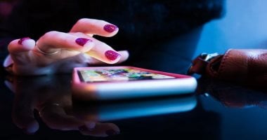 آبل تستعد لإطلاق ميزة تقسيم الشاشة على الآيفون في تحديث iOS 27