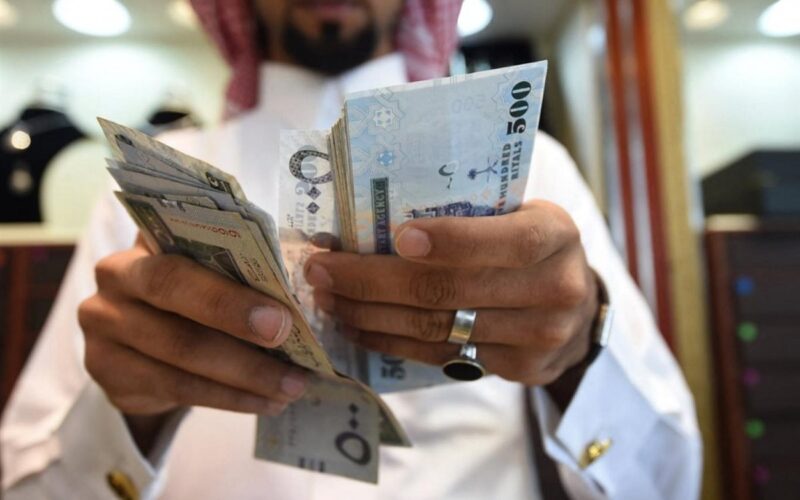 اكتشف الآن: سعر الريال السعودي مقابل الجنيه المصري اليوم الأربعاء 30 أكتوبر 2024 – كم بلغ 5000 ريال في السوق السوداء؟