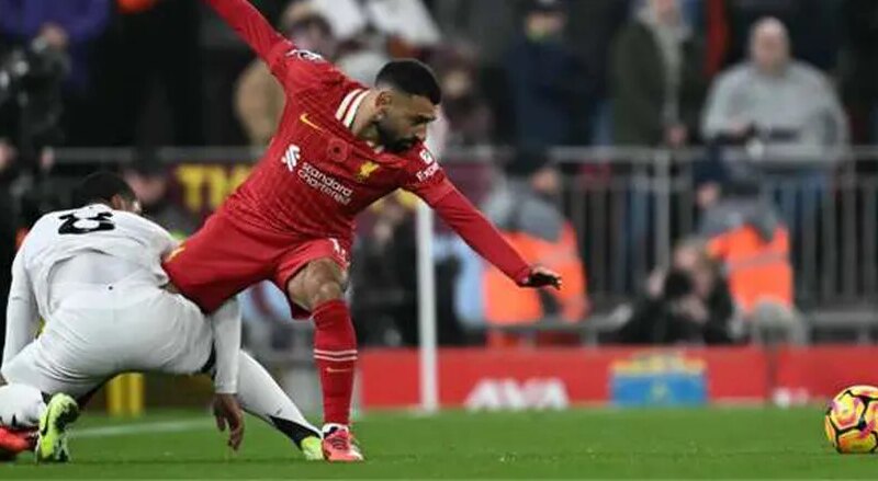 هدايا محمد صلاح تمنح ليفربول الفوز على أستون فيلا والابتعاد بصدارة البريميرليج – الدليل المصري