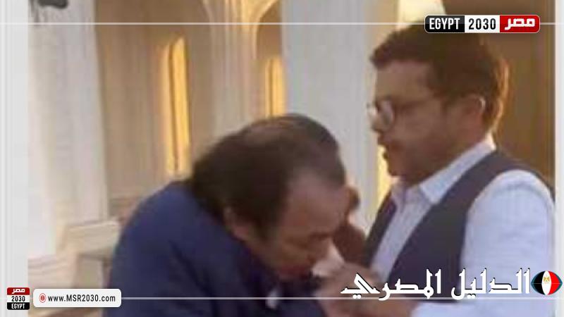 اتربينا على دا من مشايخنا .. علاء مرسي يرد على جدل تقبيله يد محمد هنيدي