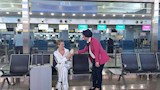 مطار القاهرة يحتفل بعيد الأضحى مع الركاب (6)