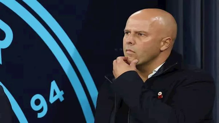 أرني سلوت يغادر ليفربول وفقًا لفابريزيو رومانو