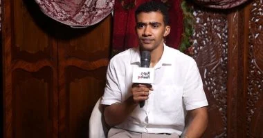مصطفى شحاتة: محمد رمضان يتمتع بتواضع ملحوظ ويتحول أمام الكاميرا بسرعة