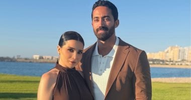 مي عز الدين وزوجها أحمد تيمور في صور رومانسية جديدة