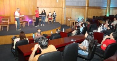 إقبال كبير على مسرحية “فريق الكابتن يحيى الناشد” في مهرجان المسرح